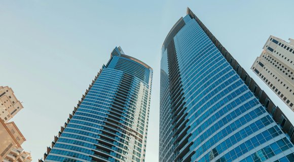سوق العقارات المكتبية في دبي في صعود: مبيعات أبريل للمشاريع قيد الإنشاء تحطم جميع الأرقام القياسية