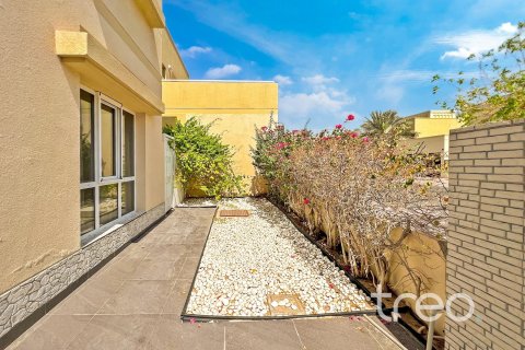 Villa à Meadows, Dubai, 5 chambres, 56.86 m², № 123616 - photo 12