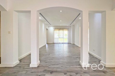 Villa à Meadows, Dubai, 5 chambres, 56.86 m², № 123616 - photo 4