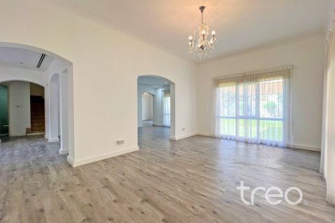 Villa à Meadows, Dubai, 5 chambres, 56.86 m², № 123616 - photo 3