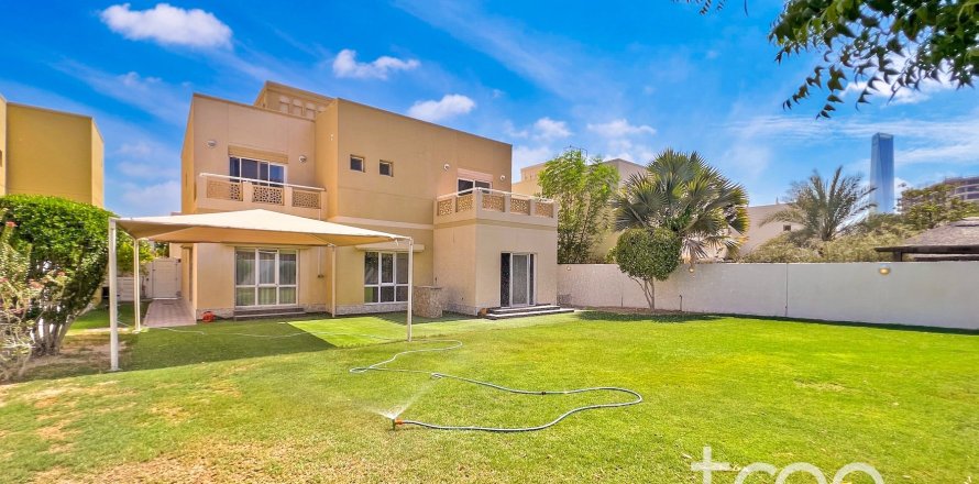 Villa à Meadows, Dubai, 5 chambres, 56.86 m², № 123616