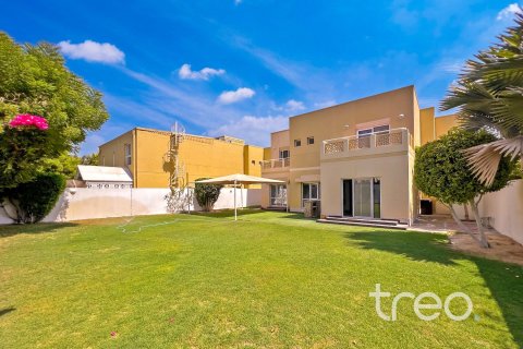Villa à Meadows, Dubai, 5 chambres, 56.86 m², № 123616 - photo 2