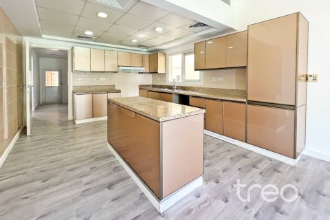 Villa à Meadows, Dubai, 5 chambres, 56.86 m², № 123616 - photo 6