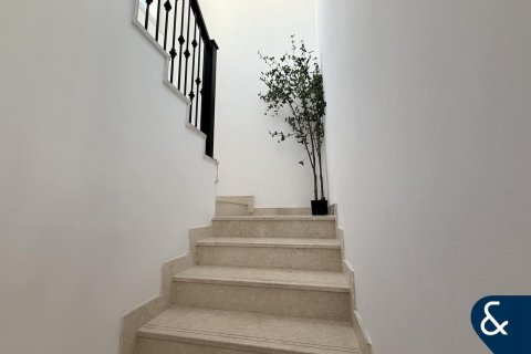 Villa in Dubai Land, Dubai 2 bedrooms, 173 sq.m. № 88675 - photo 5