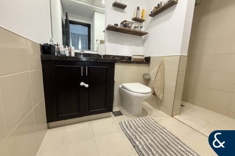 Villa in Dubai Land, Dubai 2 bedrooms, 173 sq.m. № 88675 - photo 10
