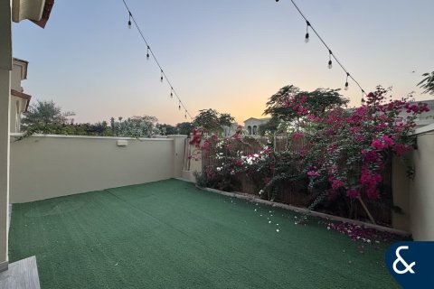 Villa in Dubai Land, Dubai 2 bedrooms, 173 sq.m. № 88675 - photo 11