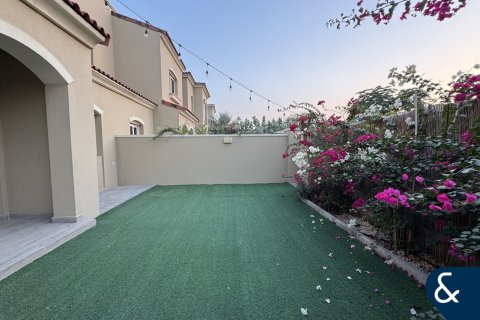 Villa in Dubai Land, Dubai 2 bedrooms, 173 sq.m. № 88675 - photo 12