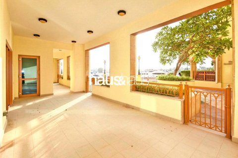 Apartment in Marina Residences, Palm Jumeirah, Dubai 3 bedrooms, 256 sq.m. № 44018 - photo 2
