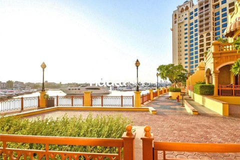 Apartment in Marina Residences, Palm Jumeirah, Dubai 3 bedrooms, 256 sq.m. № 44018 - photo 1
