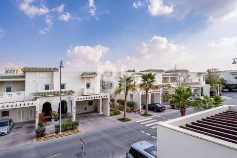 Снять в аренду таунхаус в Al Furjan, Дубай: 3 спальни, 224м², № 22211 - фото 20