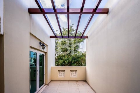 Снять в аренду таунхаус в Al Furjan, Дубай: 3 спальни, 224м², № 22211 - фото 12