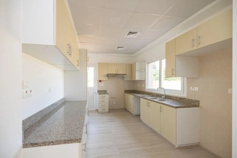 Villa en Dubai Silicon Oasis, Dubai, 4 dormitorios, 288 m², № 134013 - foto 20