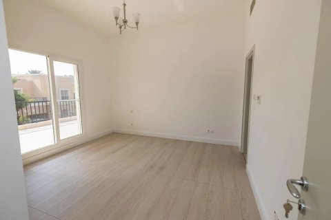 Villa en Dubai Silicon Oasis, Dubai, 4 dormitorios, 288 m², № 134013 - foto 8