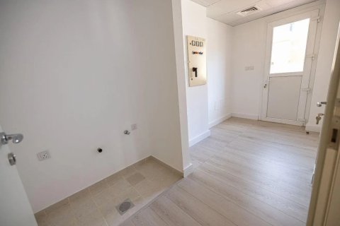 Villa en Dubai Silicon Oasis, Dubai, 4 dormitorios, 288 m², № 134013 - foto 3