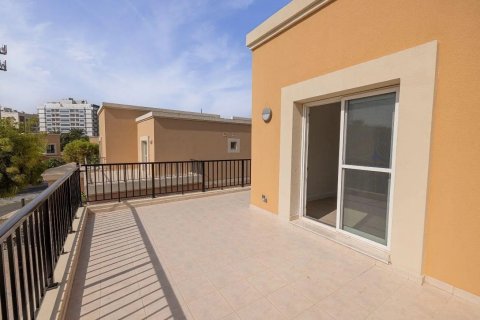 Villa en Dubai Silicon Oasis, Dubai, 4 dormitorios, 288 m², № 134013 - foto 4