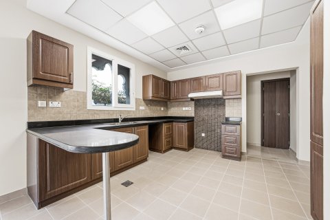 Villa en Dubai Silicon Oasis, Dubai, 4 dormitorios, 288 m², № 134015 - foto 6