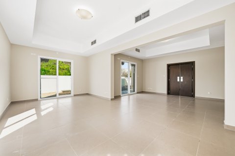 Villa en Dubai Silicon Oasis, Dubai, 4 dormitorios, 288 m², № 134015