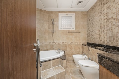 Villa en Dubai Silicon Oasis, Dubai, 4 dormitorios, 288 m², № 134015 - foto 2