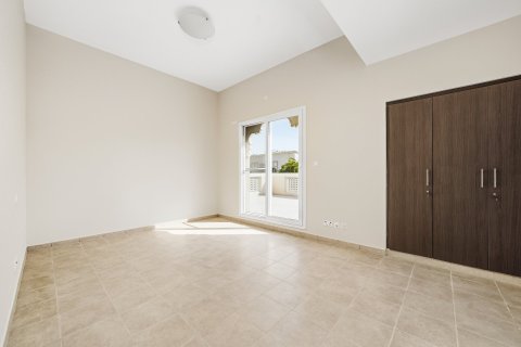 Villa en Dubai Silicon Oasis, Dubai, 4 dormitorios, 288 m², № 134015 - foto 10
