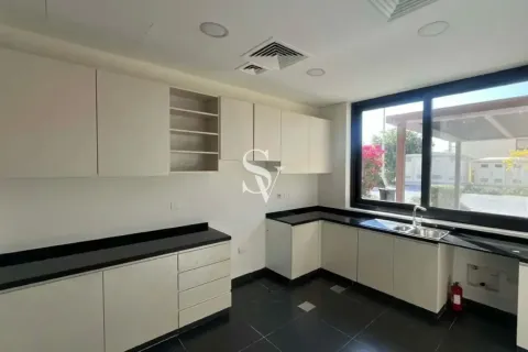 Купить таунхаус в DAMAC Hills (Akoya by DAMAC), Дубай: 3 спальни, 324м², № 68379 - фото 2