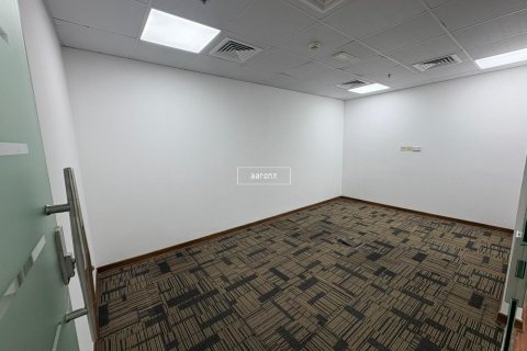 Снять в аренду офис в Джумейра Лейк Тауэрс, Дубай: 95.1м², № 49675 - фото 10