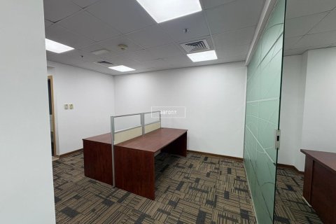 Снять в аренду офис в Джумейра Лейк Тауэрс, Дубай: 95.1м², № 49675 - фото 8