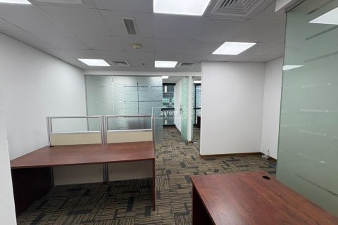 Снять в аренду офис в Джумейра Лейк Тауэрс, Дубай: 95.1м², № 49675 - фото 9