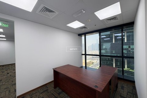 Снять в аренду офис в Джумейра Лейк Тауэрс, Дубай: 95.1м², № 49675 - фото 6