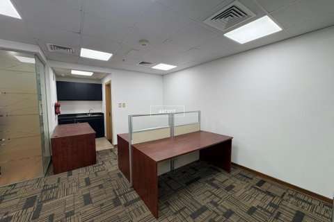 Снять в аренду офис в Джумейра Лейк Тауэрс, Дубай: 95.1м², № 49675 - фото 3