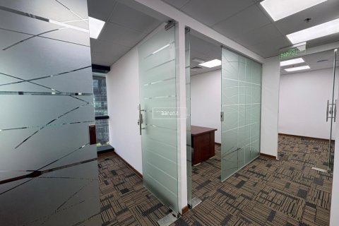 Снять в аренду офис в Джумейра Лейк Тауэрс, Дубай: 95.1м², № 49675 - фото 13