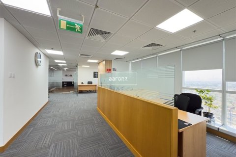 Oficina en Jumeirah Lake Towers, Dubai, 126 m², № 49679 - foto 16