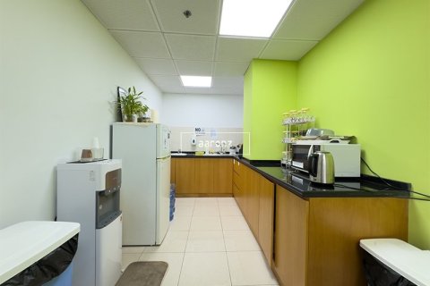 Oficina en Jumeirah Lake Towers, Dubai, 126 m², № 49679 - foto 25