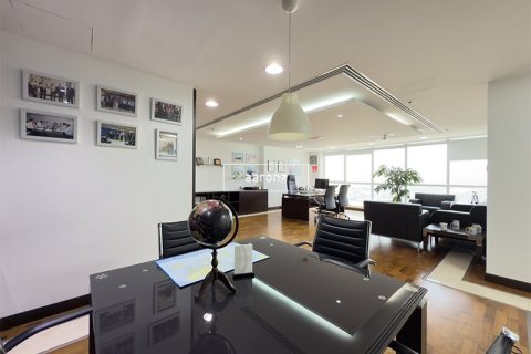 Oficina en Jumeirah Lake Towers, Dubai, 126 m², № 49679 - foto 10