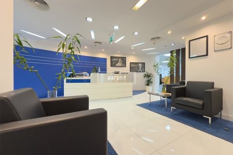 Oficina en Jumeirah Lake Towers, Dubai, 126 m², № 49679 - foto 2