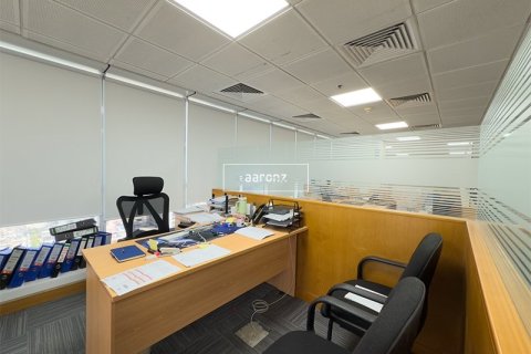 Oficina en Jumeirah Lake Towers, Dubai, 126 m², № 49679 - foto 7