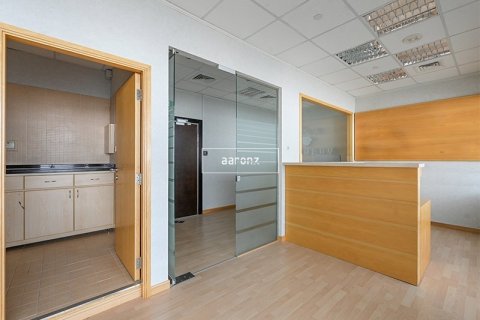 Bureau à Jumeirah Lake Towers, Dubai, 96.9 m², № 49676 - photo 1