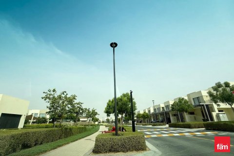 Снять в аренду виллу в Дубае: 3 спальни, 158.7м², № 70545 - фото 11