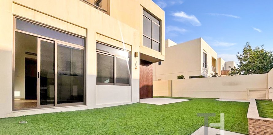 Adosado en Noor Townhouses, Town Square, Dubai, 4 dormitorios, 220 m², № 14117