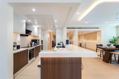 Купить квартиру в Дубай Марине, Дубай: 3 спальни, 379м², № 103239 - фото 2