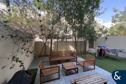 Снять в аренду таунхаус в Meydan, Дубай: 3 спальни, 259м², № 76751 - фото 10