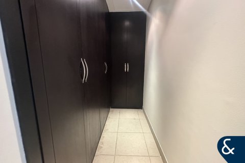 Снять в аренду виллу в Legacy, Jumeirah Park, Дубай: 3 спальни, 549м², № 76749 - фото 12