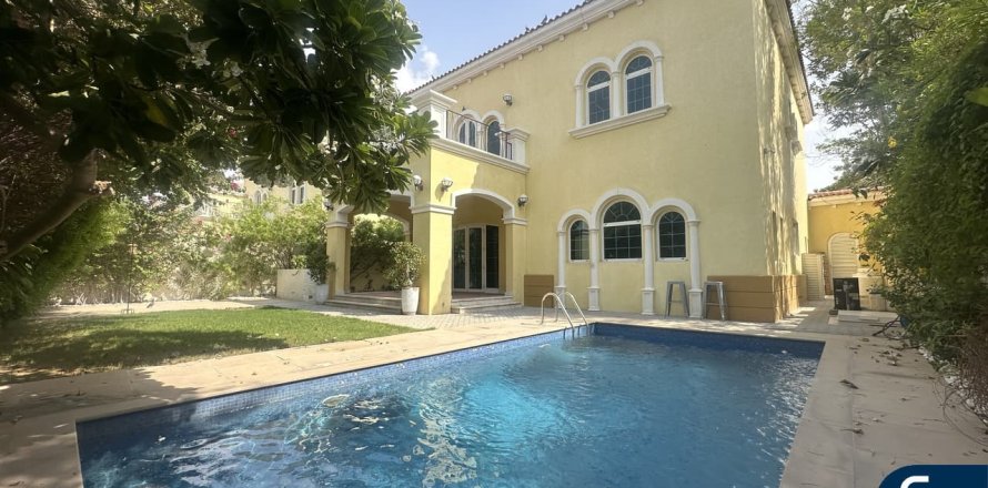 Вилла в Legacy, Jumeirah Park, Дубай, 3 спальни, 549м², № 76749