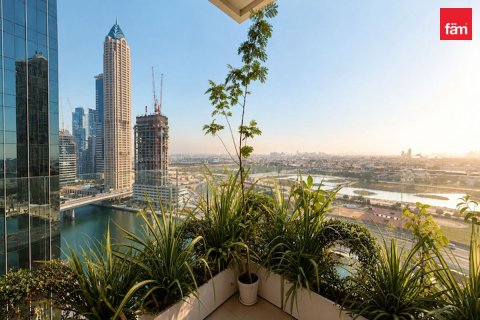 Apartment in Business Bay, Dubai 3 bedrooms, 175.9 sq.m. № 118476 - photo 17