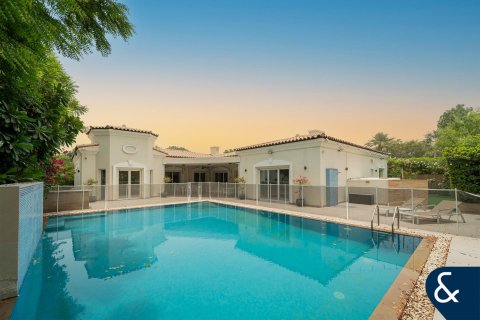 Villa en Green Community West, Green Community, Dubai, 4 dormitorios, 404 m², № 75597 - foto 1