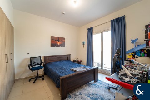 Villa en Victory Heights, Dubai Sports City, Dubai, 4 dormitorios, 311 m², № 75599 - foto 11