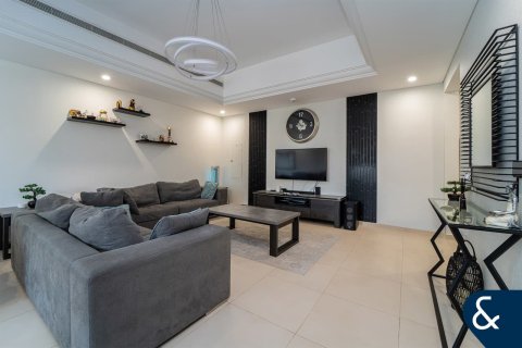 Villa en Victory Heights, Dubai Sports City, Dubai, 4 dormitorios, 311 m², № 75599 - foto 2