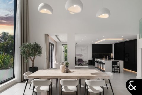 Villa en Jumeirah Islands, Dubai, 4 dormitorios, 466 m², № 75598 - foto 10