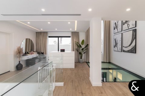 Villa en Jumeirah Islands, Dubai, 4 dormitorios, 466 m², № 75598 - foto 23