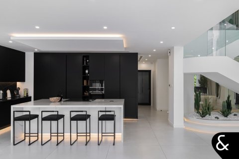 Villa en Jumeirah Islands, Dubai, 4 dormitorios, 466 m², № 75598 - foto 14