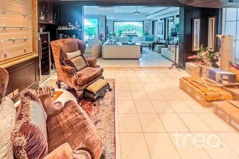 Снять в аренду виллу в Арабиан Ранчес, Дубай: 6 спален, 619.11м², № 119669 - фото 7